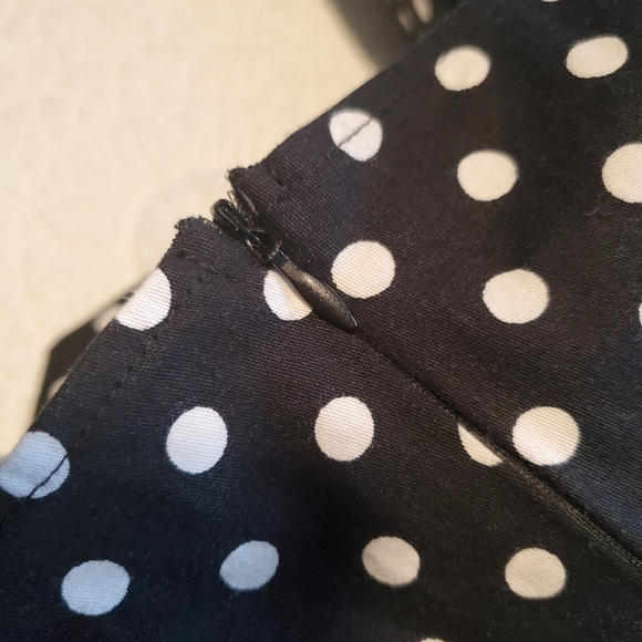 Pinup Essential Polka Dot Dress - Picture 6 of 6